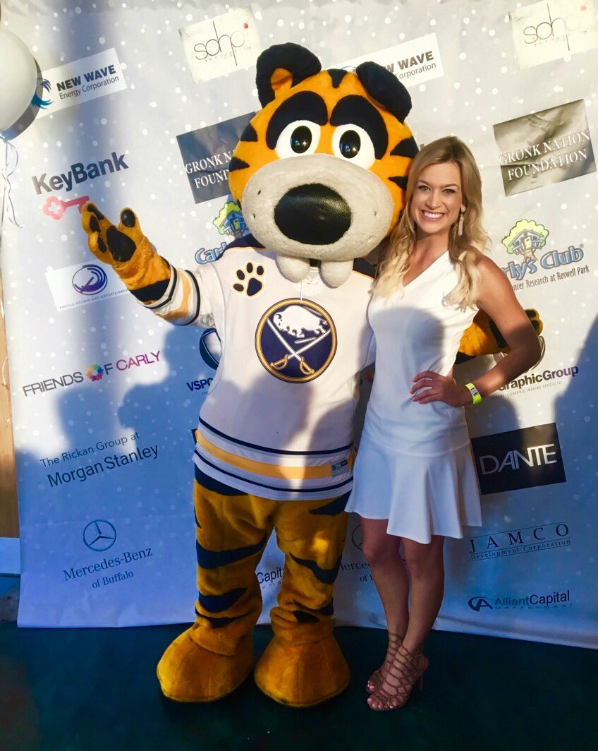 LaurenHall's tweet photo. White Party for @friendsofcarly to support the best kids ever at @CarlysClub! You know Tooth had to bring out his white jersey 😻 https://t.co/2bDdWxb0nz