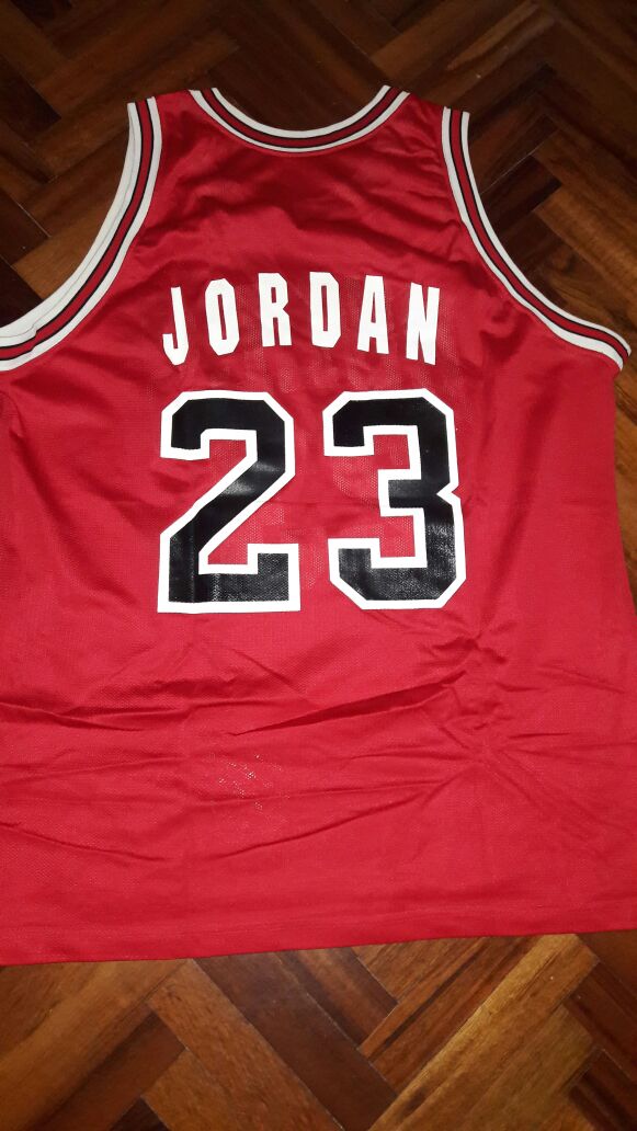 BuzzerNBABeater's tweet photo. SORTEO BUZZER BEATER
El 18/7 se va esta camiseta de Air Jordan. Con un RT y siguiendo a @BuzzerNBABeater ya estás participando! #AtTheBuzzer https://t.co/8MhDkyz8d6