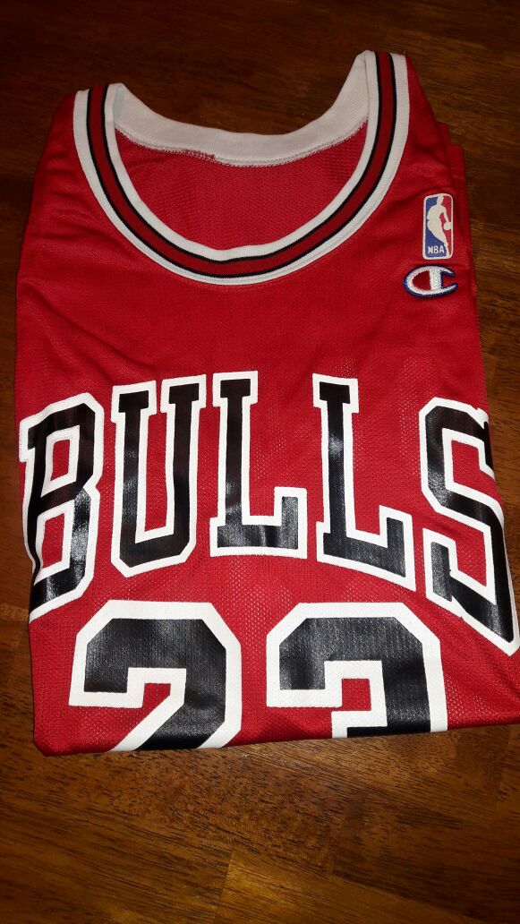BuzzerNBABeater's tweet photo. SORTEO BUZZER BEATER
El 18/7 se va esta camiseta de Air Jordan. Con un RT y siguiendo a @BuzzerNBABeater ya estás participando! #AtTheBuzzer https://t.co/8MhDkyz8d6
