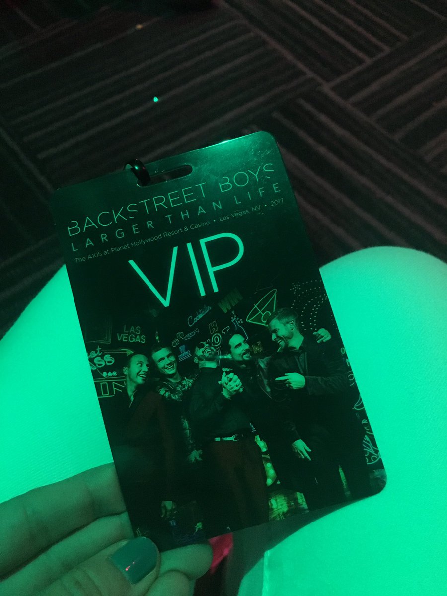 analy_ttrell's tweet photo. The best VIP so far! Drinks, snacks, photo booth, raffle... #BSBVegas #BackstreetBoysVIP #WonderfulVIP https://t.co/8v05NeMgpa