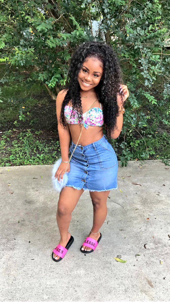 missaliyahhhh's tweet photo. Yes, I stay happy lol🤤 https://t.co/NjgXoBaZZ7
