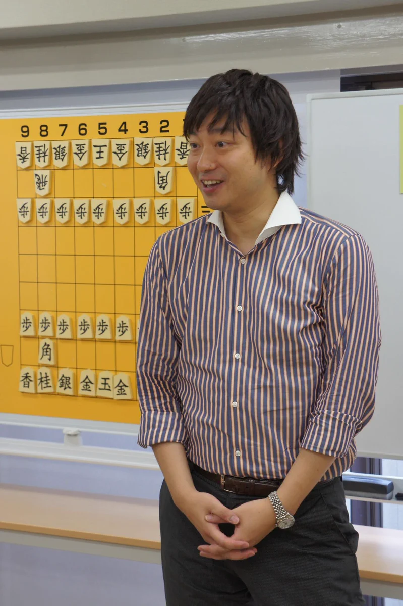 藤井聡太四段の連勝を聞いて？文字通り脱帽する佐藤紳哉七段ｗｗｗ