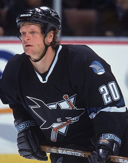 Happy 53rd Birthday to alumni defenseman and US Hockey Hall of Famer Gary Suter. 