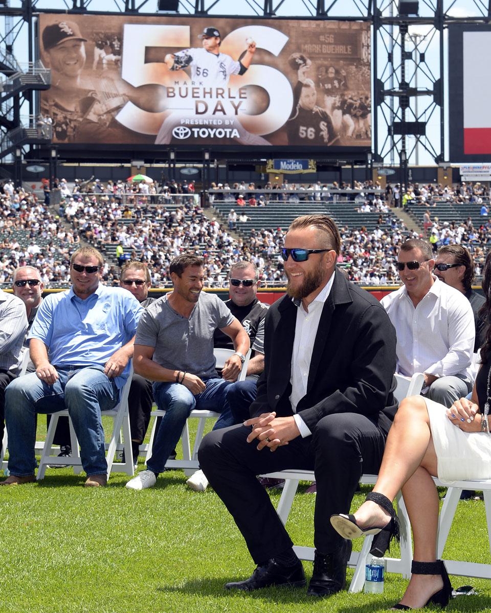 whitesox's tweet photo. When your friend calls you out on being late to the party. #MB56

📸: @ronvesely https://t.co/4jPEVpF2i6