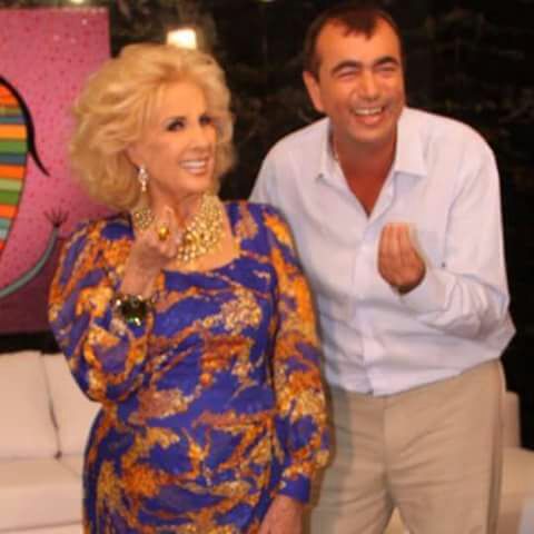 #MirthaDesdeRosario bienvenida a nuestra ciudad ! Genia! #kienesoneto siempre con vos!