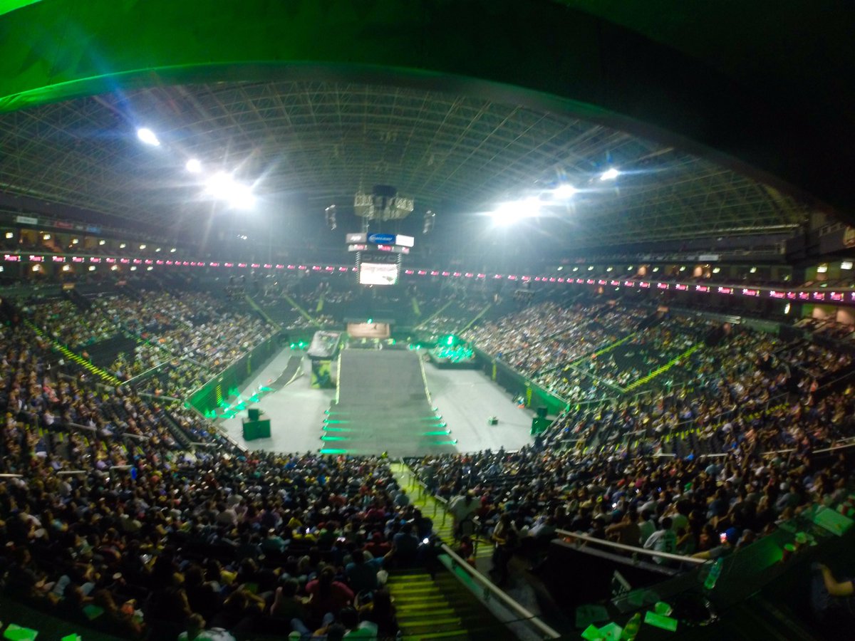 MonsterEnergyMx's tweet photo. #Monterrey qué tal la están pasando esta noche en #XPilots? Nosotros... 👌🏼 https://t.co/pLegpogwe0