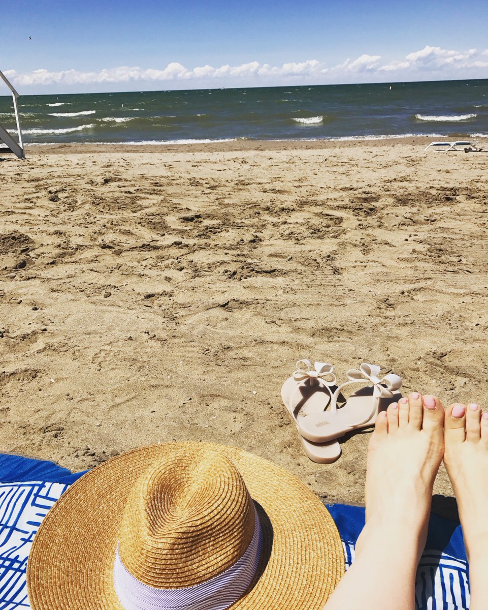 nursetinacle's tweet photo. Happy day with @louis_louie #thisiscle #westsideflea #huntingtonbeach #metroparks #thepeacebeginswithme https://t.co/nDOjM4e1Th
