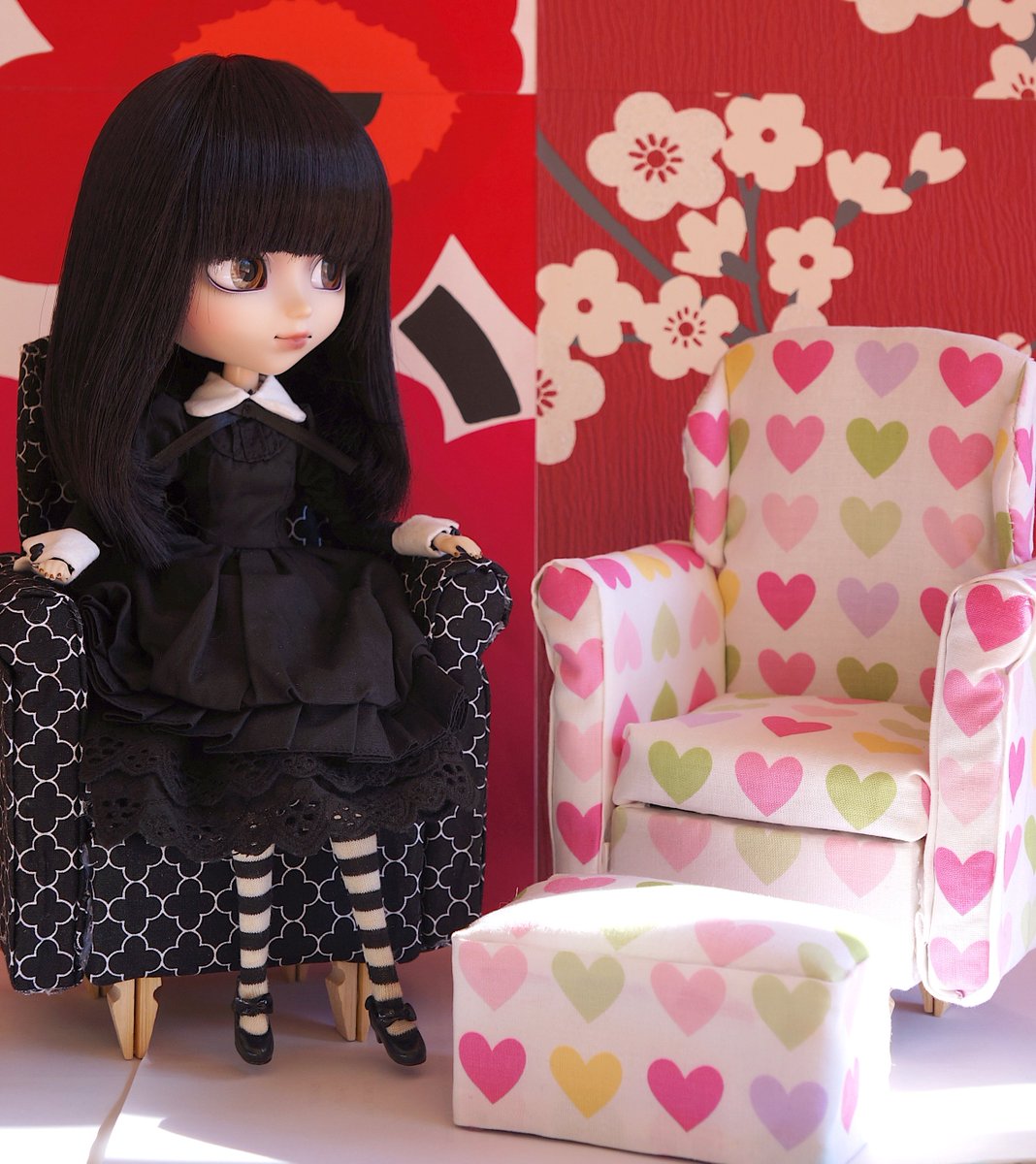InfininieCoutur's tweet photo. Made new armchairs . But which one is better for her? #pullip #pullipdoll #doll #dollphotography #dollartistry #pullipaccessories #groove https://t.co/VuInbvp4Ls