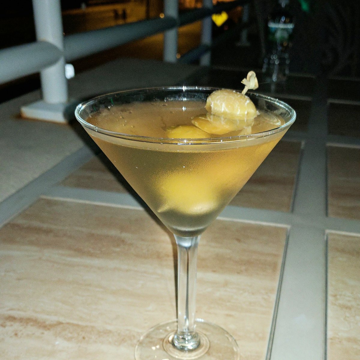 LaurenAPN's tweet photo. #BeachWeekends
#DeckLife
#FilthyDirtyMartini
🍸🍸🍸🍸🍸🍸 https://t.co/gYgKFM8Fe0