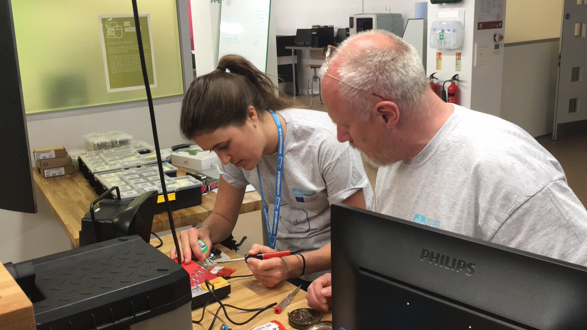 sudohack2017's tweet photo. Good morning! Caught in action at the innovation lab of @ftrbusiness Peterborough to present the best #IoT solution this afternoon https://t.co/KbnFQ5yrTn