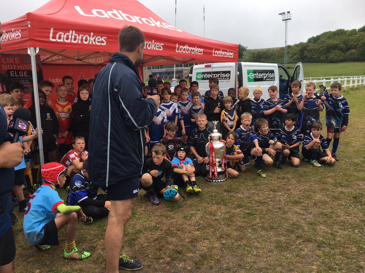 So that's a wrap! Watch it all on @RugbyAM Wednesday week. Big thanks to <a href="/chevwalker/">chev walker</a> and <a href="/alexsimmonstv/">Alex Simmons</a>