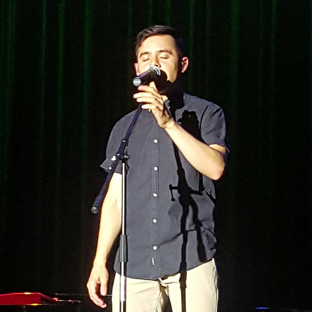 KaitlynSand4's tweet photo. Couldn't think of any better way to spend my last Saturday before I go to basic training then to see @DavidArchie so thats what i did!!! https://t.co/cSeGTdNaua
