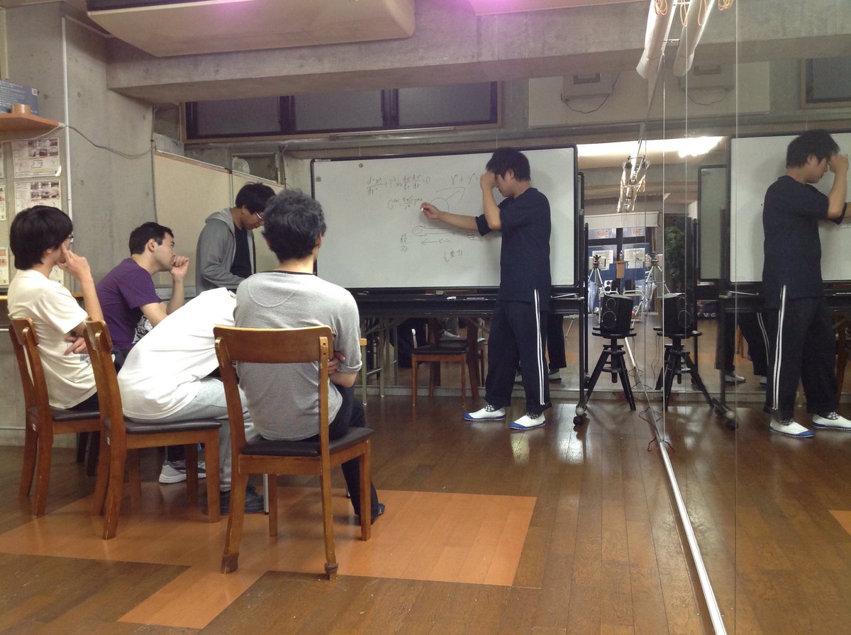 LoveMuscle_PIP's tweet photo. 【ラブマッスル会議】
ライブと次の動画撮影について議論してる様子です。 https://t.co/p9H5F6e6pX