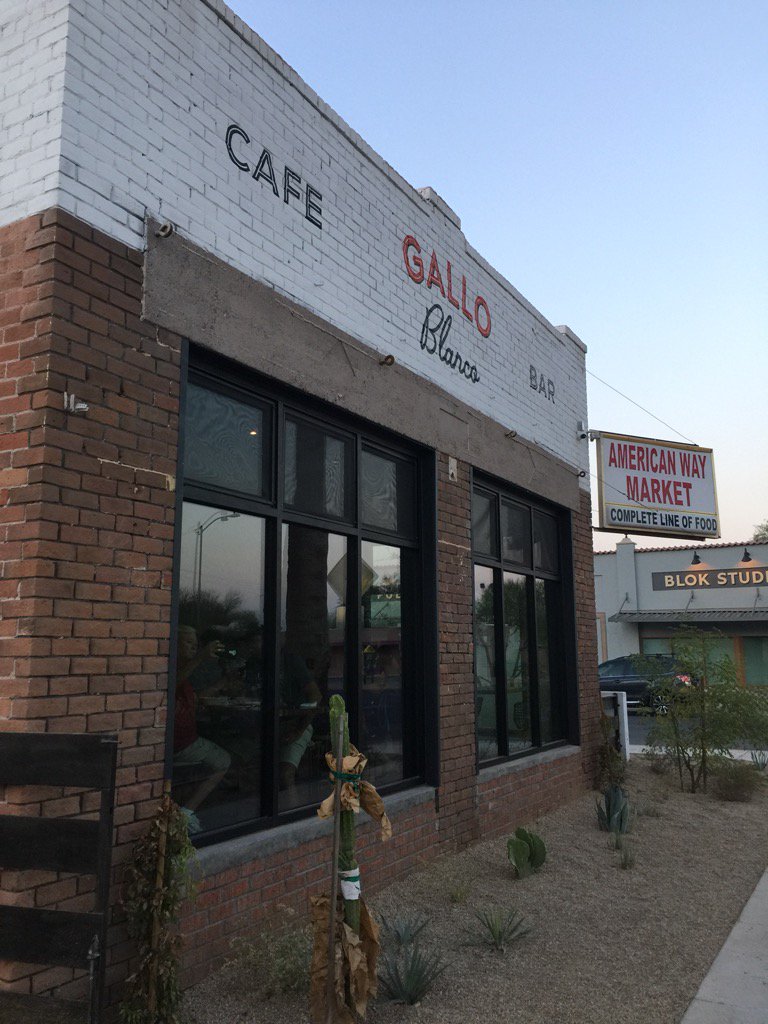 ayqueloco's tweet photo. Congratulations @galloblanco on the new spot. Dinner tonight was amazing! #galloisback @OtroPHX #besttacos #PHX https://t.co/HQx09TGBSb