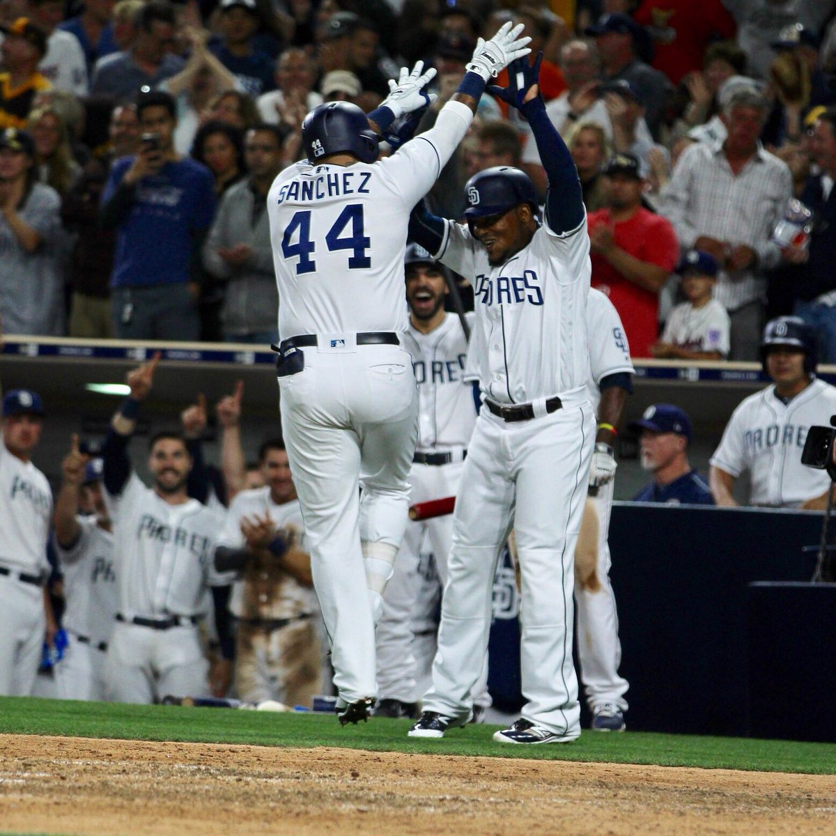 Chicago Cubs vs San Diego Padres / Twitter