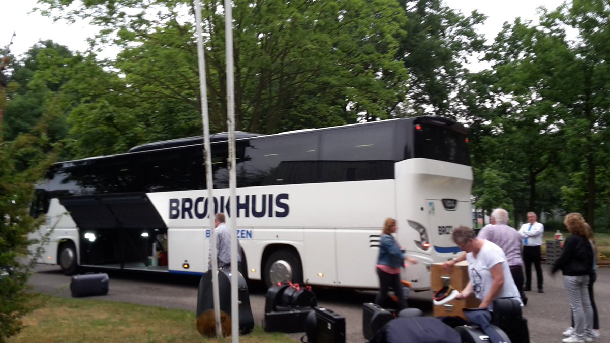 Goedemorgen! We zijn vertrokken richting het Franse #Bourbourg voor een streetparade! Met o.a. <a href="/ExcelsiorRenkum/">Excelsior Renkum</a> #France