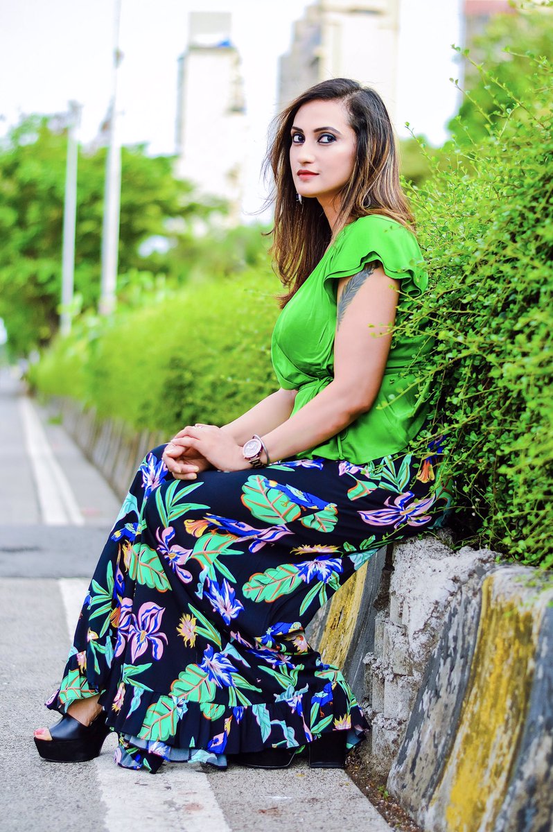 shilpiiz's tweet photo. #NewBlogPost: Monsoon Style Hues - Greens & Florals #TheStyleToast
Outfit: @ZARA
📸: @mayurshedge
#UpOnTheBlog #BlogStory https://t.co/KxZ1MTzM70