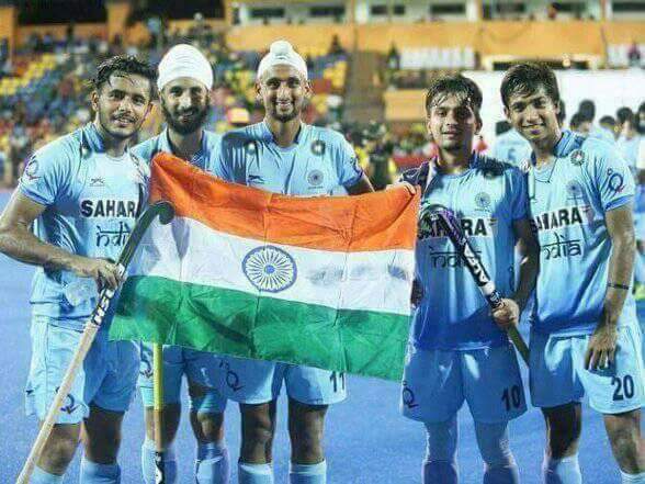 anupsingh4000's tweet photo. @ArvindKejriwal भारतीय हॉकी टीम ने पाक टीम को  फिर से 6-1 से हराया हार्दिक शुभकामनाएं!!
पटाखे नही फोड़ोगे क्यो जवाहर के लालो??
जय हिंद। https://t.co/a5QEF9H6z8