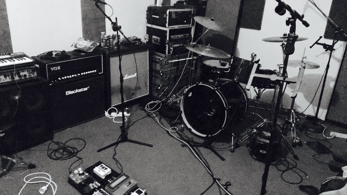Meridian_Vibe's tweet photo. So good to have a permanent set up #Band #LiveMusic #MV #FractalAudio #HungryRobotPedals #Digitech #Whammy #Allen&amp;Heath #Mapex #LaunchPad https://t.co/mVDHc1cym2
