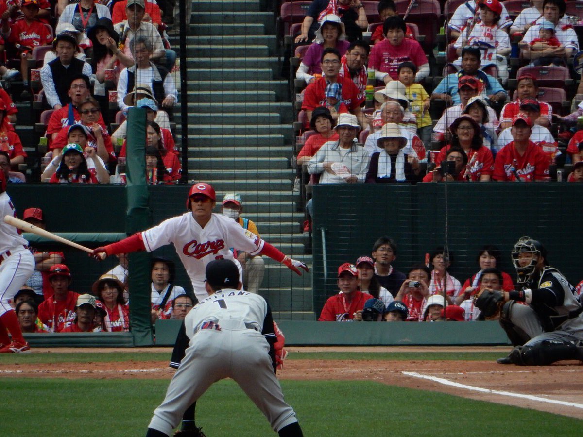 CARP__Picture's tweet photo. 田中 広輔 ♯2

ちょこんと合わせたナイバッチ!!

#田中広輔
#carp https://t.co/oWTsWts7kQ