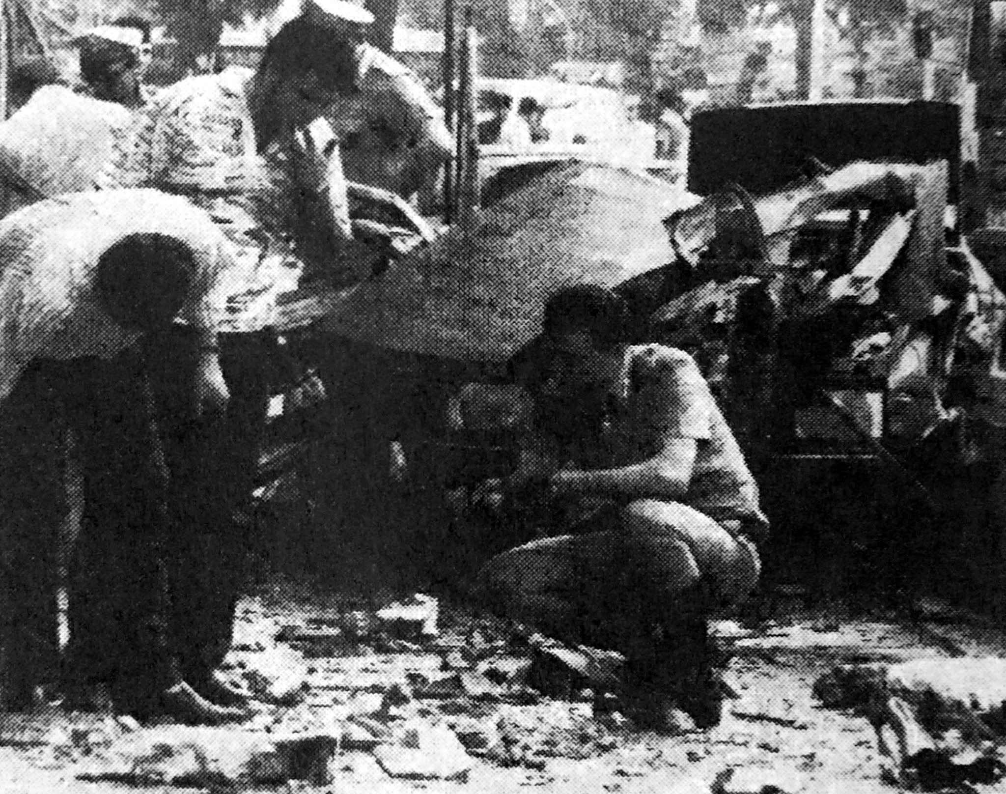 日本赤軍bot على تويتر ローマ事件 1987年 反帝国主義国際旅団によるテロ事件 イタリア ローマにある米英大使館に迫撃砲を発射し 米大使館近くの車も爆破した 大使館に被害はなく 車の爆破で民間人1名が負傷 犯人は奥平純三と断定された T Co 日本赤軍bot على تويتر ローマ事件 1987年 反帝国主義国際旅団によるテロ事件 イタリア ローマにある米英大使館に迫撃砲を発射し 米大使館近くの車も爆破した 大使館に被害はなく 車の爆破で民間人1名が負傷 犯人は奥平純三と断定された T Co