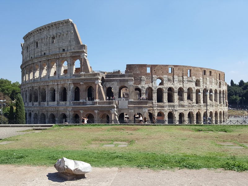 LimoandGo's tweet photo. Discovering Rome with our #limousineservice. Rome city tour https://t.co/Fc38MV9MNd https://t.co/pkTCvYtJEM