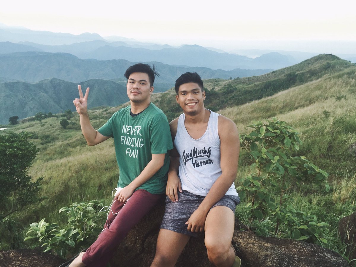 clintoneliast's tweet image. Cheer to this guy who brought me here and made me step out of my comfort zone. #BdayBoy #besthike #NeverEndingFun ⛰✨