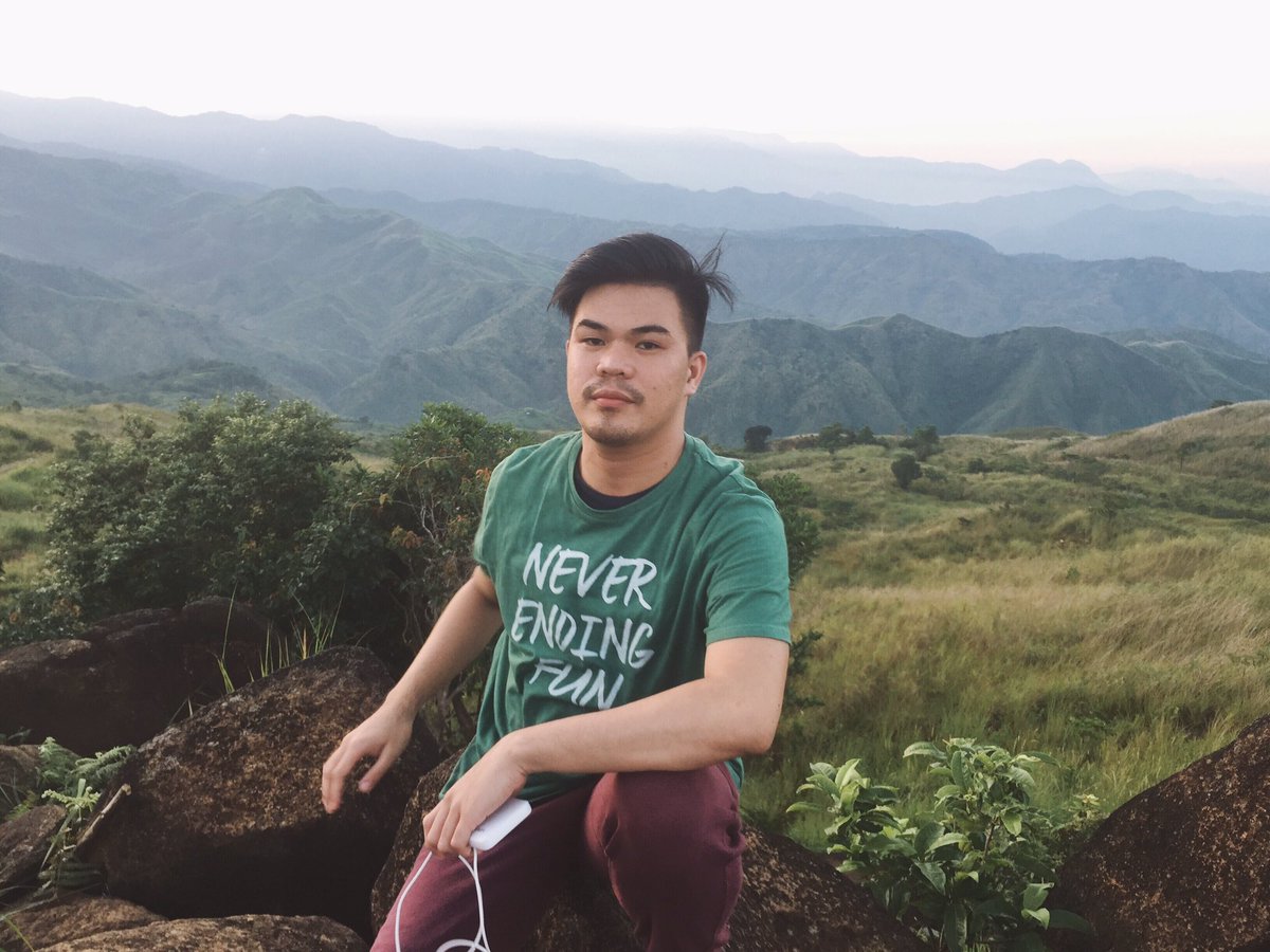 clintoneliast's tweet image. Cheer to this guy who brought me here and made me step out of my comfort zone. #BdayBoy #besthike #NeverEndingFun ⛰✨