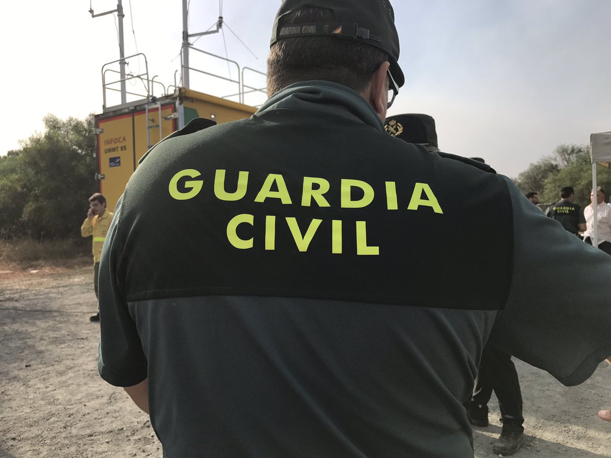 antoniosanz's tweet photo. Unos 80 agentes @guardiacivil de Seguridad Ciudadana, Seprona, Tráfico y Patrulla fiscal y de Frontera participan en #IFMoguer #IFMazagon https://t.co/BsuBc13IYB