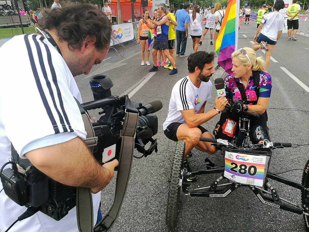 telemadrid's tweet image. La diversidad no entiende de barreras @FernandoTmon y @telemadrid con los valores deportivos #WorldPride2017 #RunForPride @GemaHassenBey