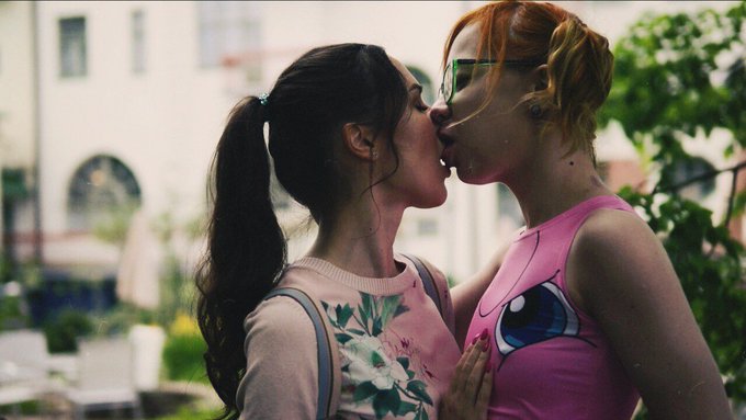 Long kisses with girls... im loving it!!! Merci Jackie-Michelle 💋👌🏻🔥 https://t.co/q6rYiqGVrH<a href="/tag/girls"class="tags"><span>#girls</span></a><a href="/tag/newpost"class="tags"><span>#newpost</span></a><a href="/tag/onlyfans"class="tags"><span>#onlyfans</span></a><a href="/tag/kiraroller"class="tags"><span>#kiraroller</span></a>