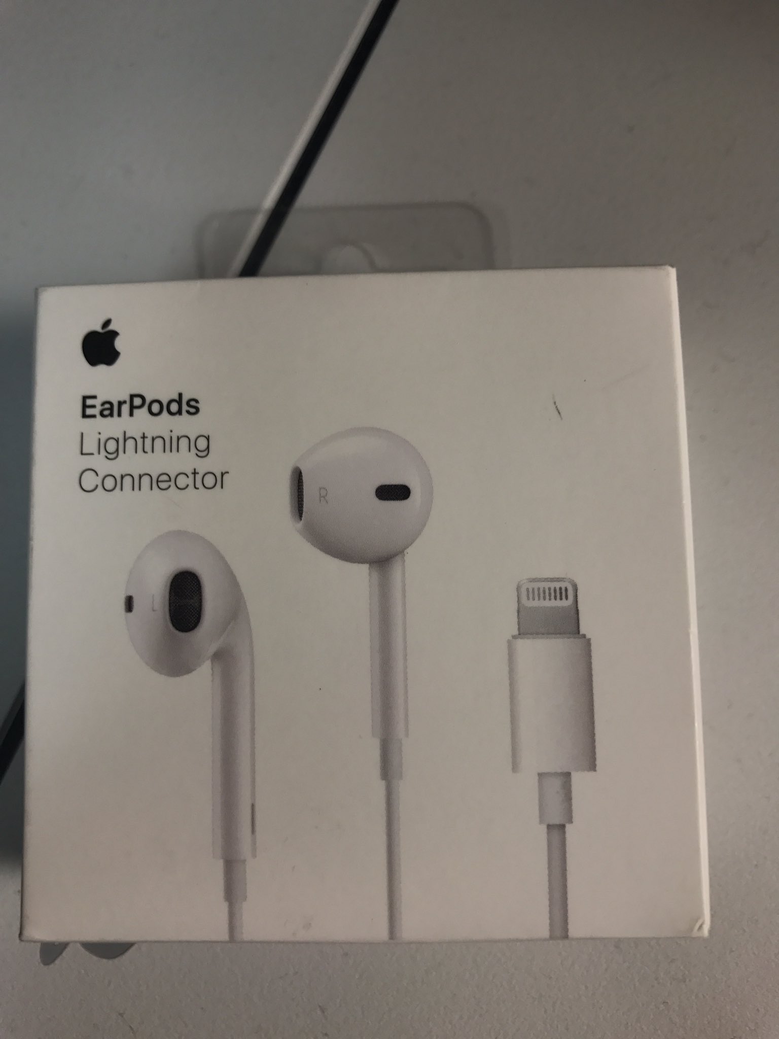 はやて Iphone7のイヤホン壊れた人はこれをかうんやぞ これが正規品や Iphoneイヤホン T Co Su43hgosvj Twitter