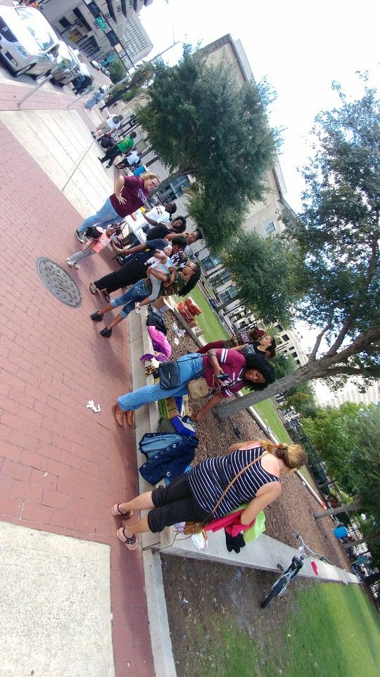 GJAC1952's tweet photo. #GJAC and #FCAC on the streets of Jacksonville. #HomelessLivesMatterToo #Hygienebags #pizza #clothes #smiles #GSSSERVICE #unityinservice https://t.co/IytHhPAvZy