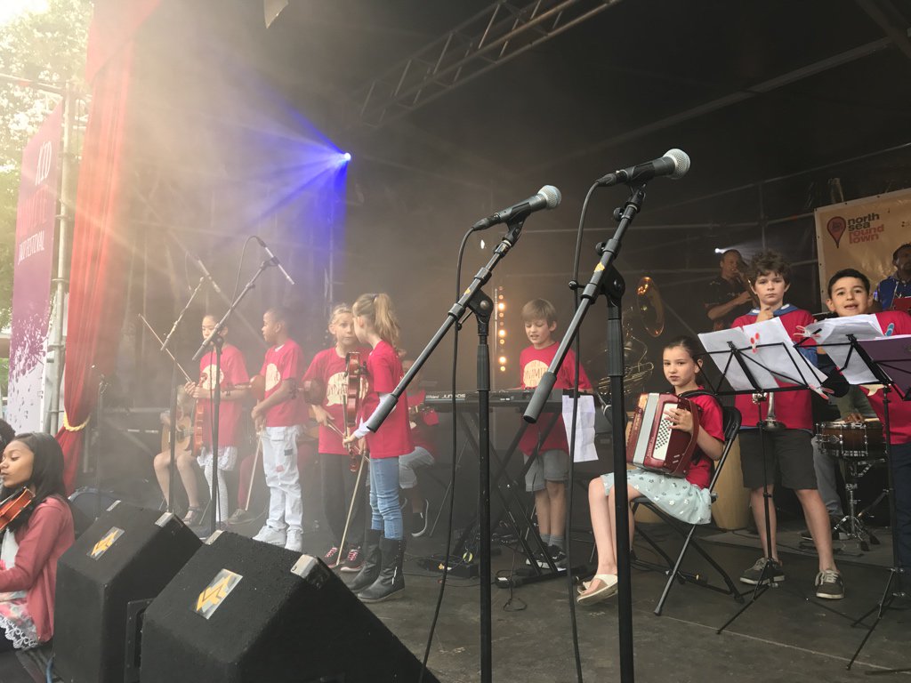 Het Kid Dynamite Jazz Festival is volle gang! Straks hebben we nog Samba Salad, Steffen Morrison en The Ploctones! Zien we je straks?