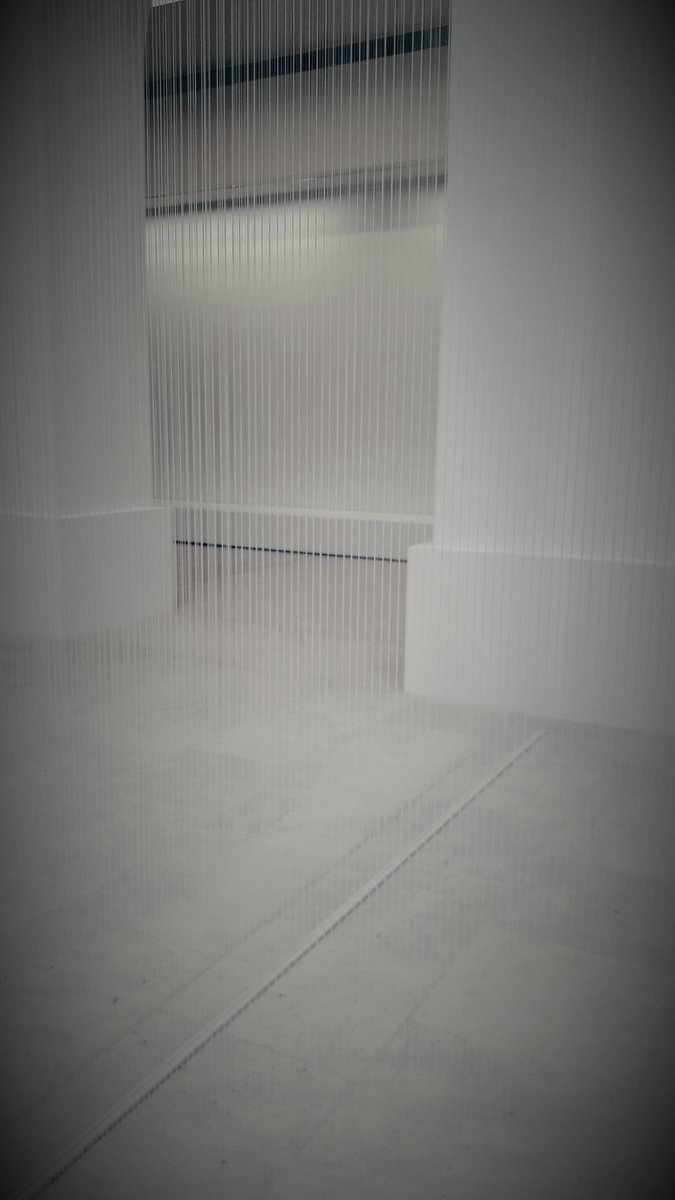 GwenRozec's tweet photo. Susanna #Fritscher ... suivez le fil ... 350 km de fils dans le patio #Museedartsdenantes https://t.co/LzlrkkgsE8