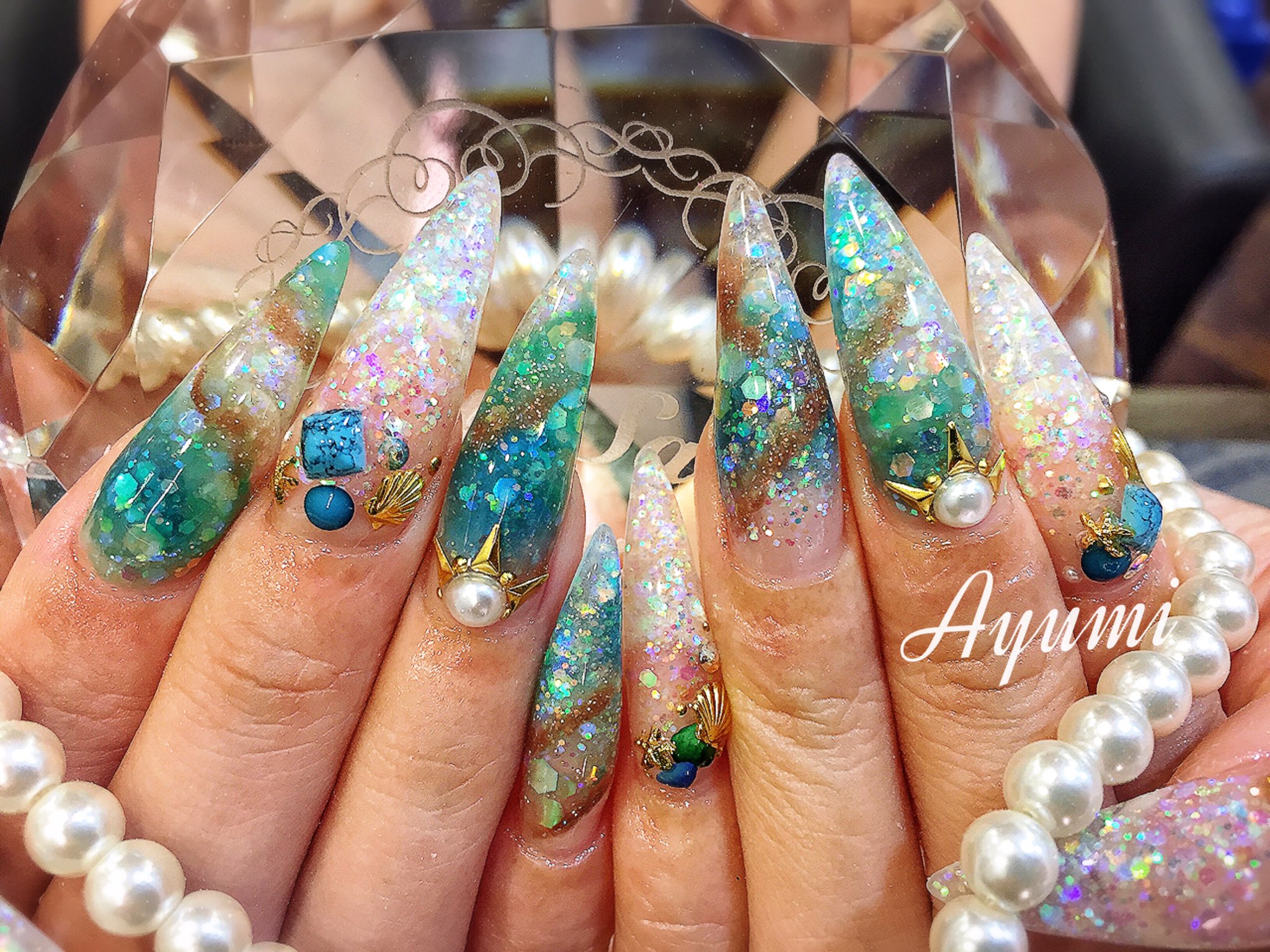 Nailsalon Clear スカルプ ターコイズに貝殻のスタッズでもう夏ですね Nailsalonclear ネイルサロンクリア ネイル ネイルデザイン スカルプ デザスカ ゴテゴテネイル 派手ネイル 夏ネイル 心斎橋ネイルサロン 個性派 ネイル デザイン