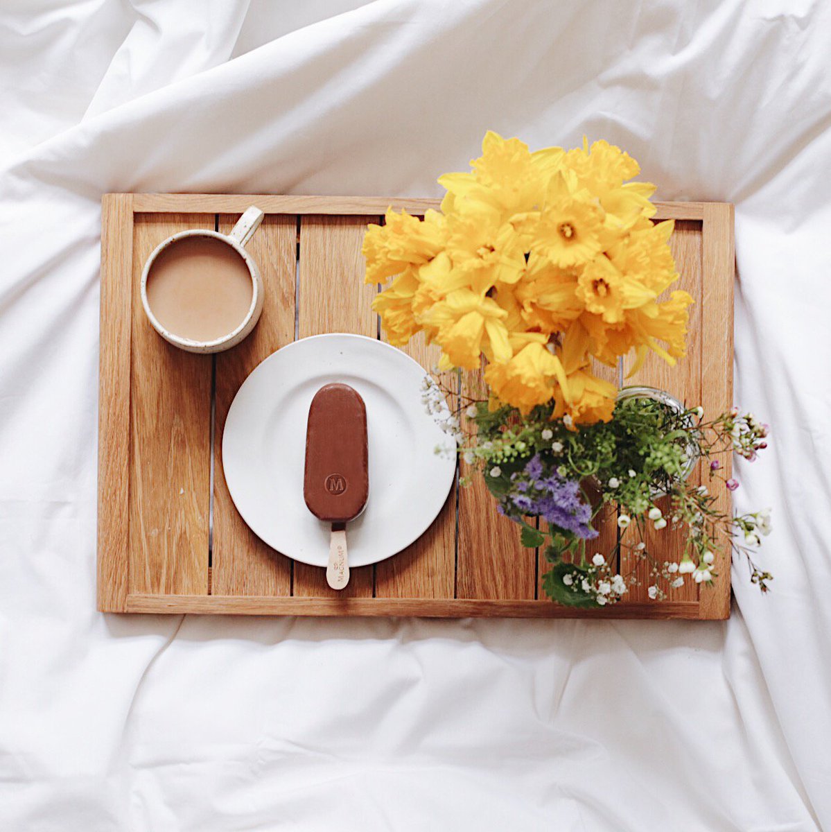 MagnumUK's tweet photo. Sundays were made to be spent in bed. @theboywhobakes shows us how to relax with a #MagnumClassic this weekend. https://t.co/c02ZazEiQz