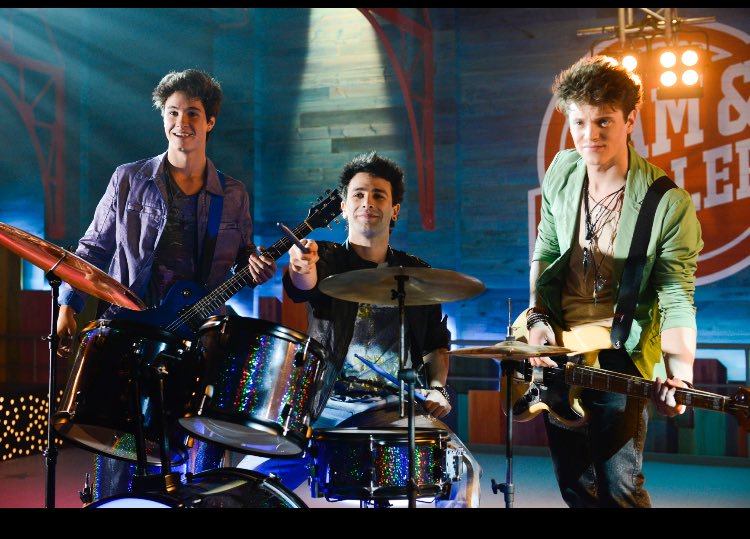 FabAndChicSL1's tweet photo. Gracias por todo @RollerBandG 
@NicoNavarroGa @AriasPedroG https://t.co/v6UbSNgjs3