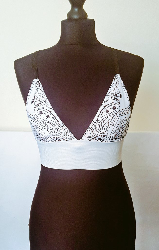 Savannahs_Bouti's tweet photo. B R A L E T T E #Bralette #designer #custommade #Leeds #ibizafashion #style #fashion #MarbellaCollection2017 https://t.co/Z1n01Z061H