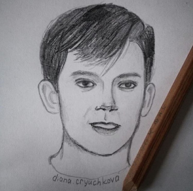 artforasa's tweet photo. Awesome #sketch of @asabfb by diana.cryuchkova on Instagram! #AsaButterfield #art #illustration #drawing #portrait https://t.co/GhfNR1rDMh