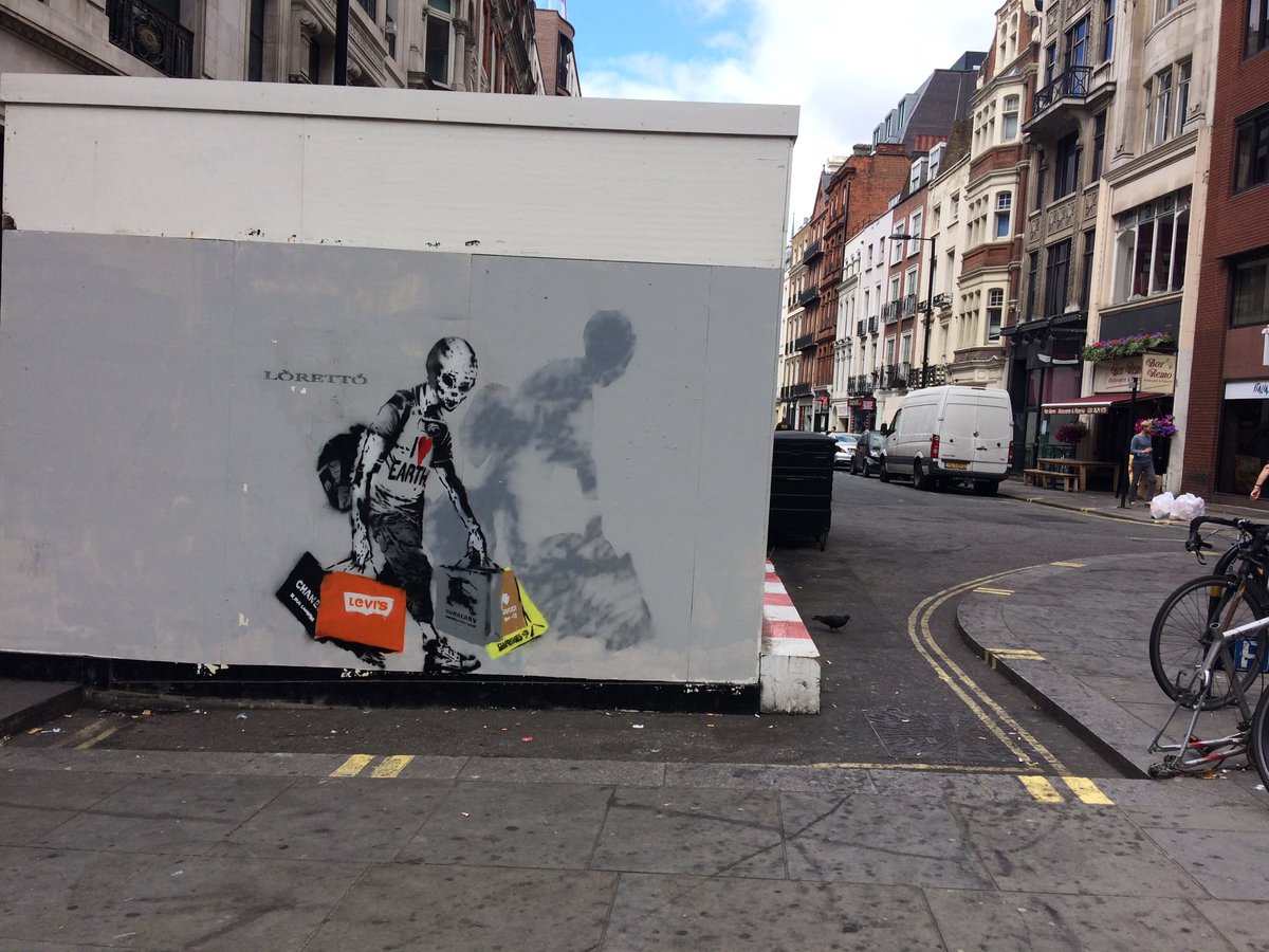 rosetta_fs's tweet photo. #Loretto a Londres
A Soho i Oxford circus

#StreetArt #london https://t.co/q3ufs6yRqn