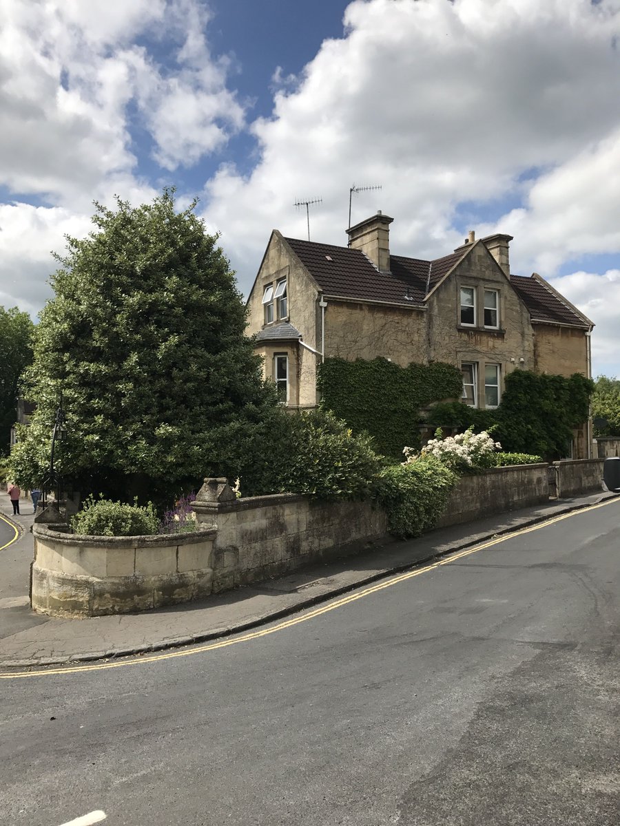 BrindleysBath's tweet photo. Brindleys is located in a lovely quiet area in Pultney Gardens, a short stroll into the city centre. #visitbath #boutique #b&amp;b https://t.co/r7hv3SVFOH