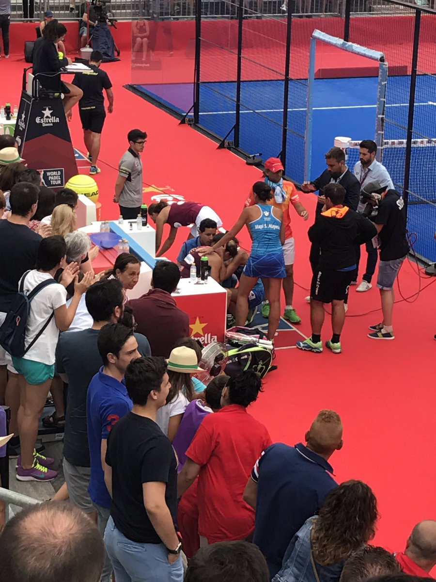 Triste y preciosa imagen,anuncian como ganadoras a <a href="/majosalayeto/">Majo Sánchez Alayeto</a> y <a href="/MapiSAlayeto/">Mapi Sánchez Alayeto</a> que se funden en un abrazo con Ale