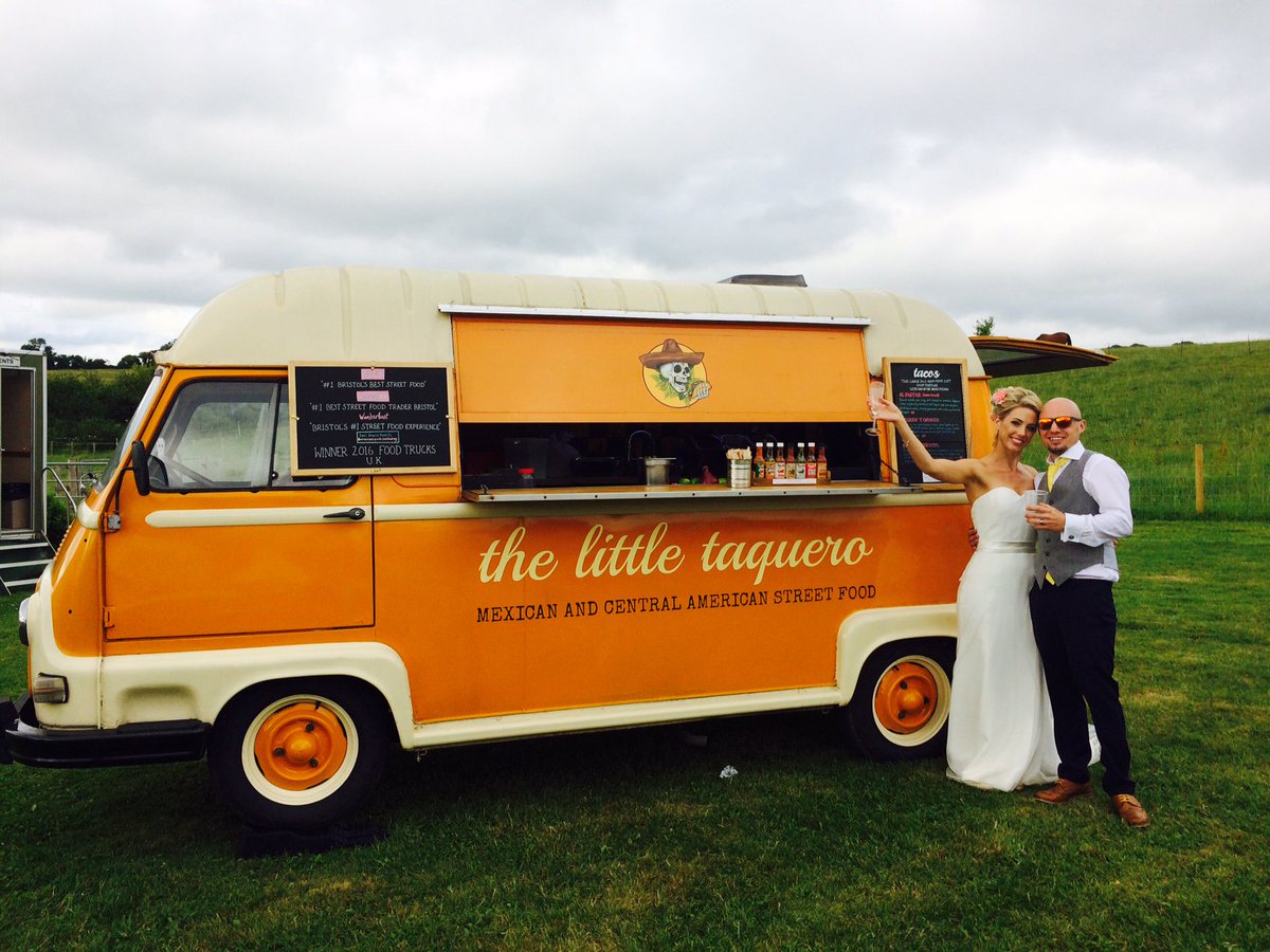 littletaquero's tweet photo. Wonderful wedding and a cracking shot of the bride and groom modelling Emilio! Congratulations Sam and Beccy! https://t.co/c7MyVAfiaZ