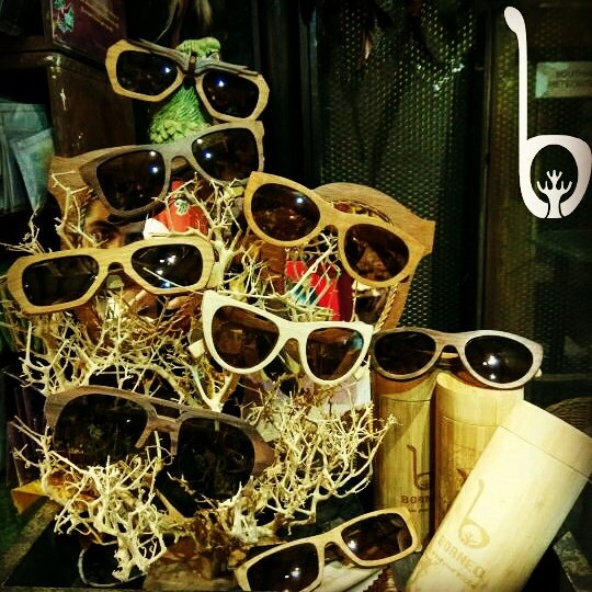 BorneoEyewear's Holiday Season Sale is here! Get your favorite pair at a 20-25% discount: borneoeyewear.com/Collection
#wearyourroots #wearborneo