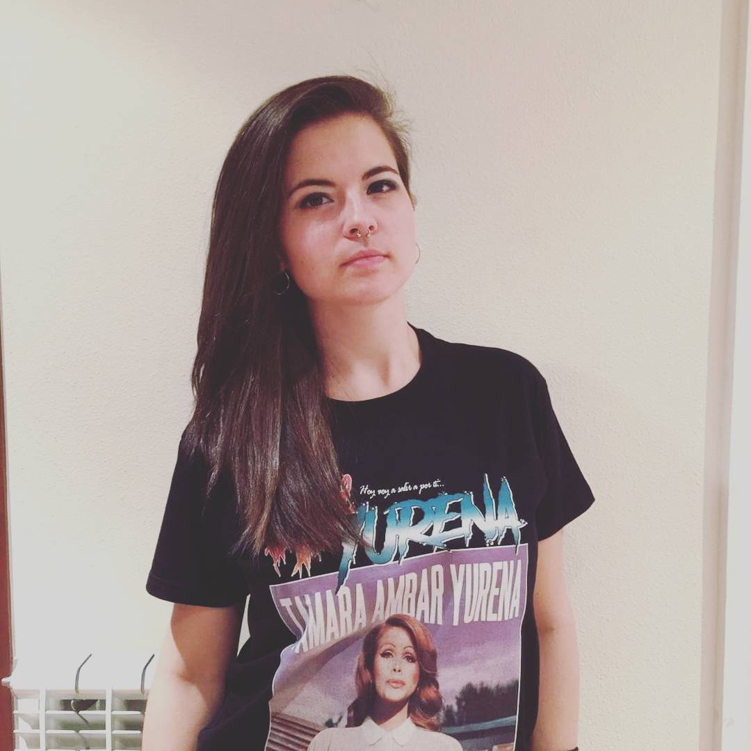 HolyQueensStore's tweet image. Gente guay como @rsinley0 que nos manda las fotos con la camiseta que se ha comprado.