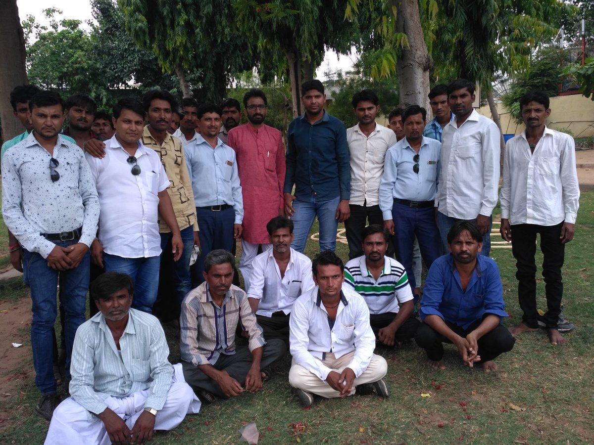raykaranji's tweet photo. Thakor Sena Deesa meeting for our upcoming program Dt. 27 /6/2017 'Avedanpatra of farmer's loan waives' https://t.co/BjJLR8HVfR