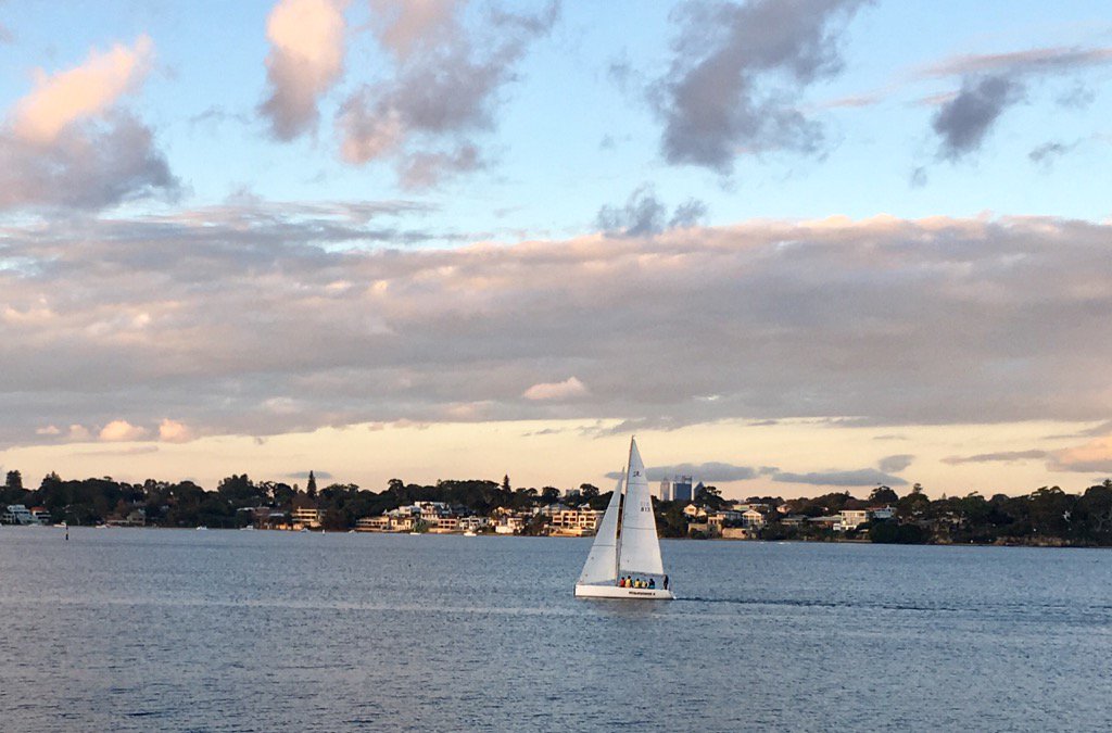 ConsultWa's tweet photo. After school sailing on the Swan river #Perth hard to imagine its mid winter #RFBYC https://t.co/bWQ6u0pG54