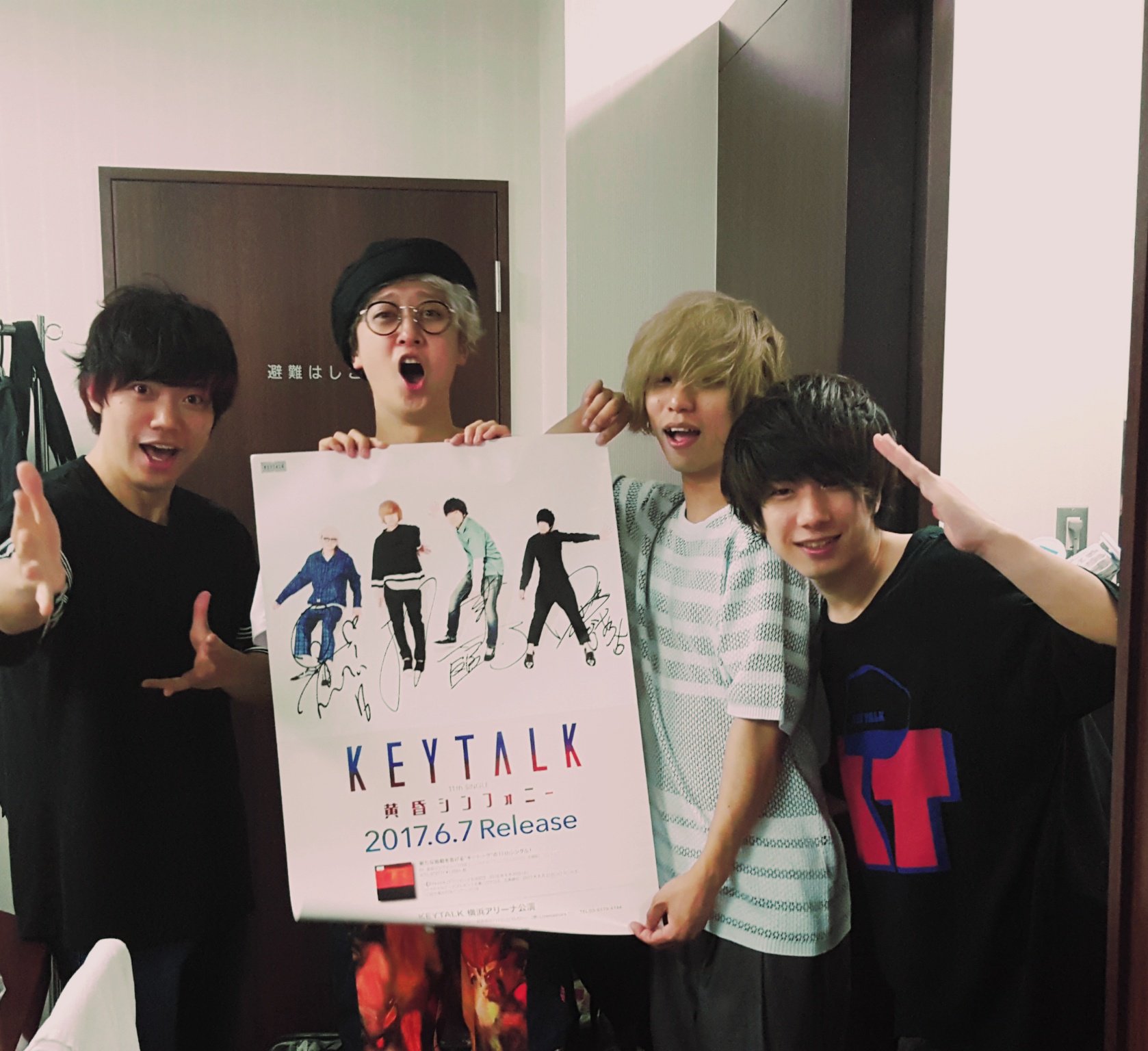 qIXZ5b410a2pUPq) / X