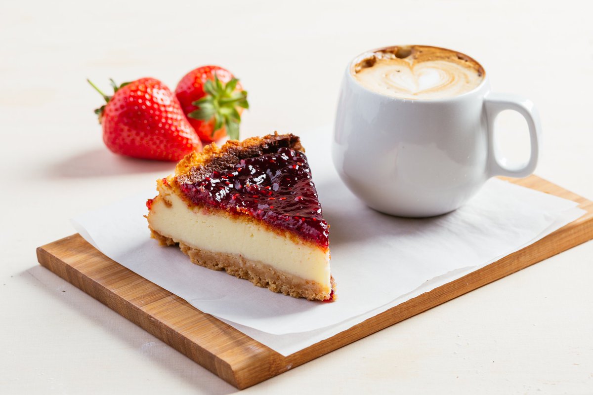 Enjoy a lazy #Sunday afternoon with a tasty #Italian treat and a cup of #awardwinning #caffè in the heart of #NottingHill. #W11